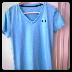 Set of 2 women’s size small Under Armour t shirts